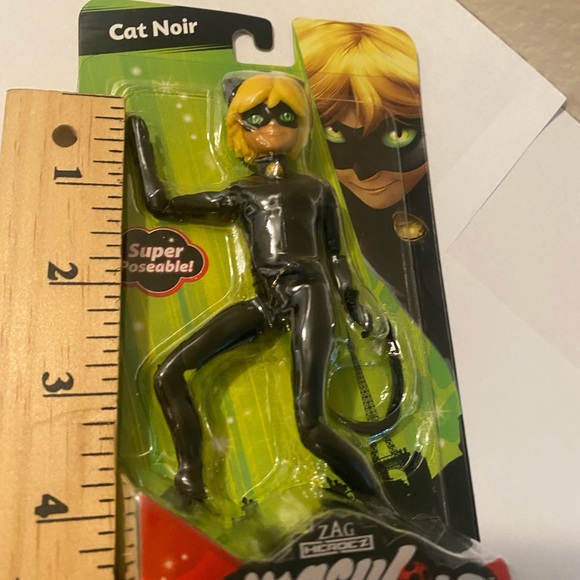Miraculous Cat Noir Action Figure - Picture 5 of 6